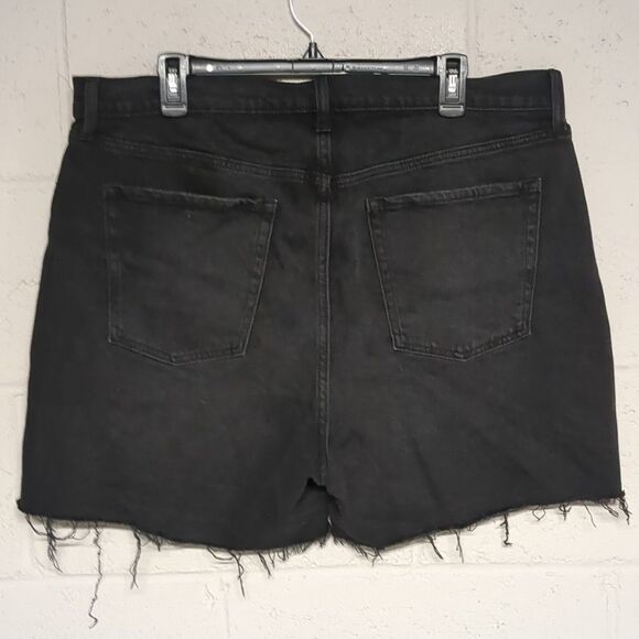 Old Navy Women's Distressed Blackwash Denim Sky-Hi Short Extra High Rise Sz 16 - Picture 4 of 5